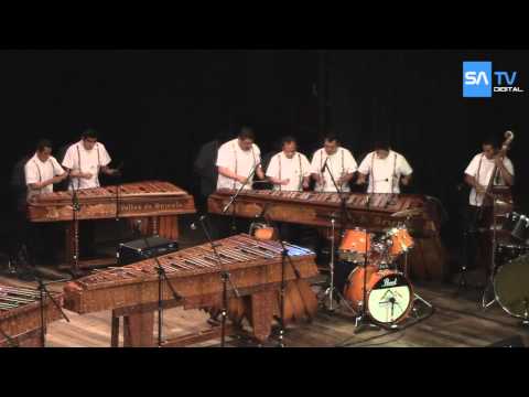 Ensamble de Marimbas Guatemaltecas en Santa Ana