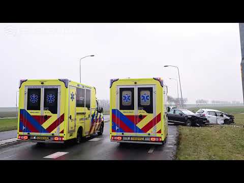 Forse schade en gewonde na verkeersongeval op kruising bij Holwierde