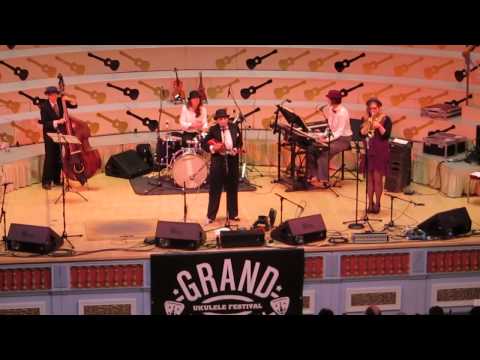 GNUF: Tricity Vogue and her all girl swing band