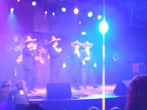 Trio 1+1+2-Vierenveertig jaar.wmv