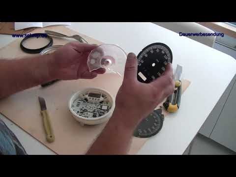 Changing the speedometer face on an HD Heritage Softail from miles to km/h