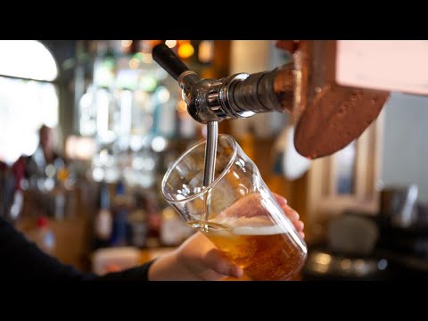 Melbourne pubs charge $16 for a pint of beer as cost-of-living pressures worsen