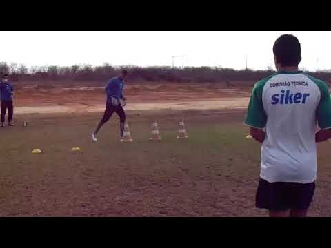 Treinamento de goleiro do Baraunas
