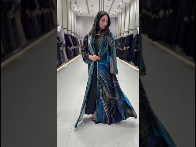 عبايه شتويه مخمل طباعه نص كلوش