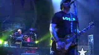 Hateen toca &quot;Tudo fora do lugar&quot; - Showlivre.com