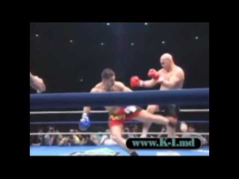 Spinning heel kick to the leg Andy Hug (K-1)