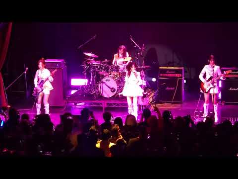 QWER (최애의 아이들) - D-Day - Rockation Tour - Los Angeles 2025 4K