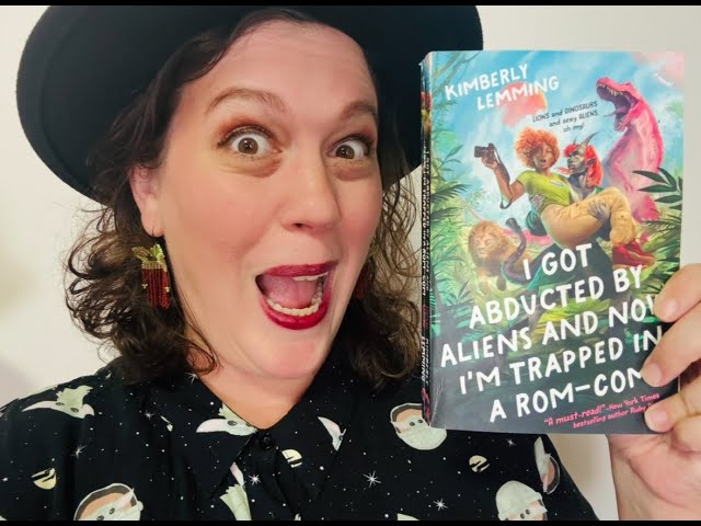Vídeo relacionado con I Got Abducted by Aliens and Now I'm Trapped in a Rom-Com (English Edition)