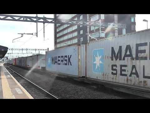 Freightliner Class 66 no: 66413 @ Swindon {4L36} 21/08/2019.