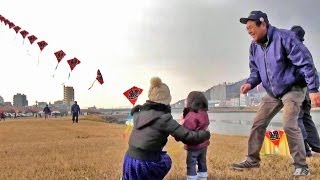 preview picture of video '広島市で凧揚げ大会！ Japan Kite flying'