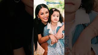 Download lagu Potret Anak Mendiang Glenn Fredly yang Pede Berpose, Selalu Ceria! mp3