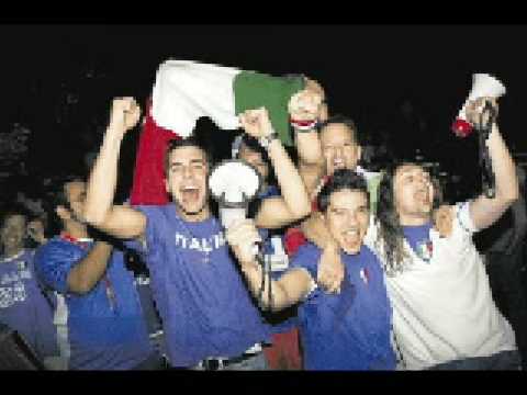 Cover Checco Zalone Siamo una Squadra Fortissimi