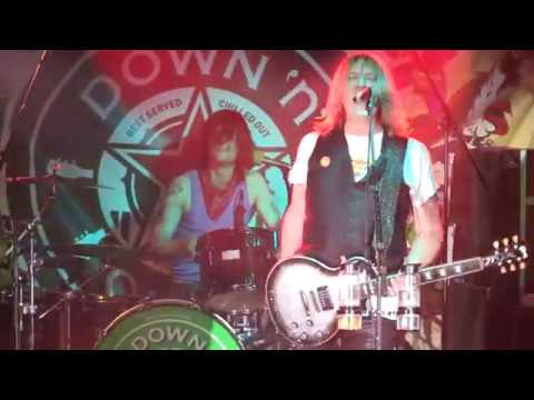 Joe Elliott's Down 'N' Outz - live DVD clip