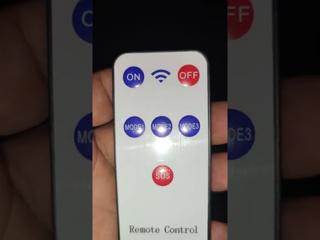 كشاف يعمل بالطاقة الشمسية اضاءة قوية بدون ريموت تح...