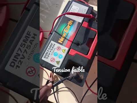 Recharger la batterie de sa voiture avec un panneau solaire #shorts #voiture #batterie #battery