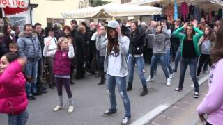 preview picture of video 'Flash Mob Fiera Santa Caterina 2012 - Barbarano Vicentino'