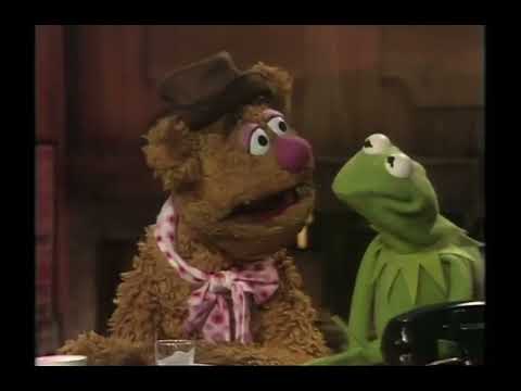 The Muppet Show - 103: Joel Grey - Backstage #1 (1976)