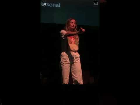 Annie Murphy feat Noah Reid - A little bit Alexis LIVE