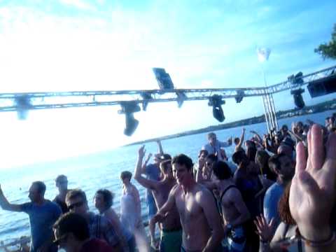 Suncebeat 2011 Sunday Afternoon Early Evening Luis Radio Playing On The Beach Stage