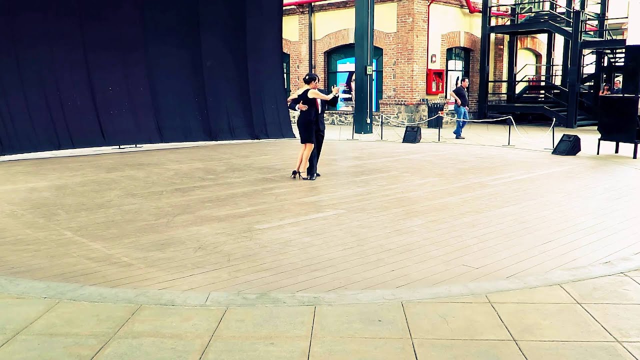 Paola Palma & Luis Lo interpretan El adios