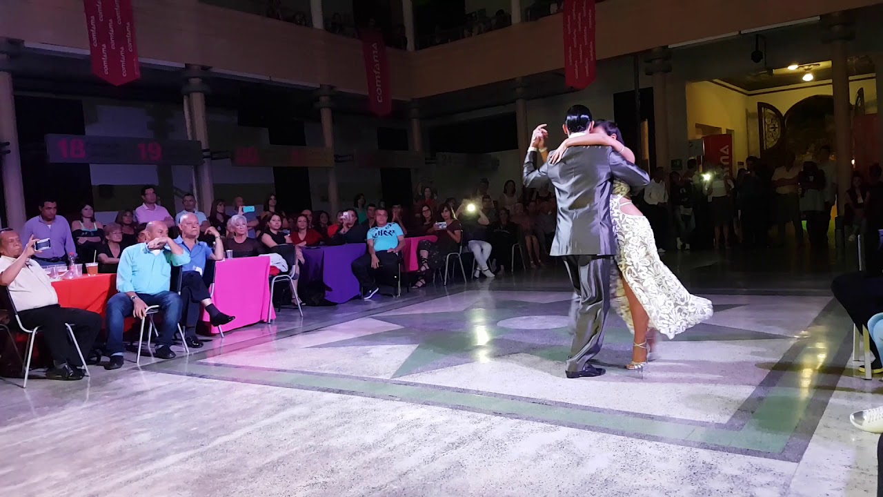 Juan David Vargas y Paulina Mejía en Milonga del Claustro - Vals