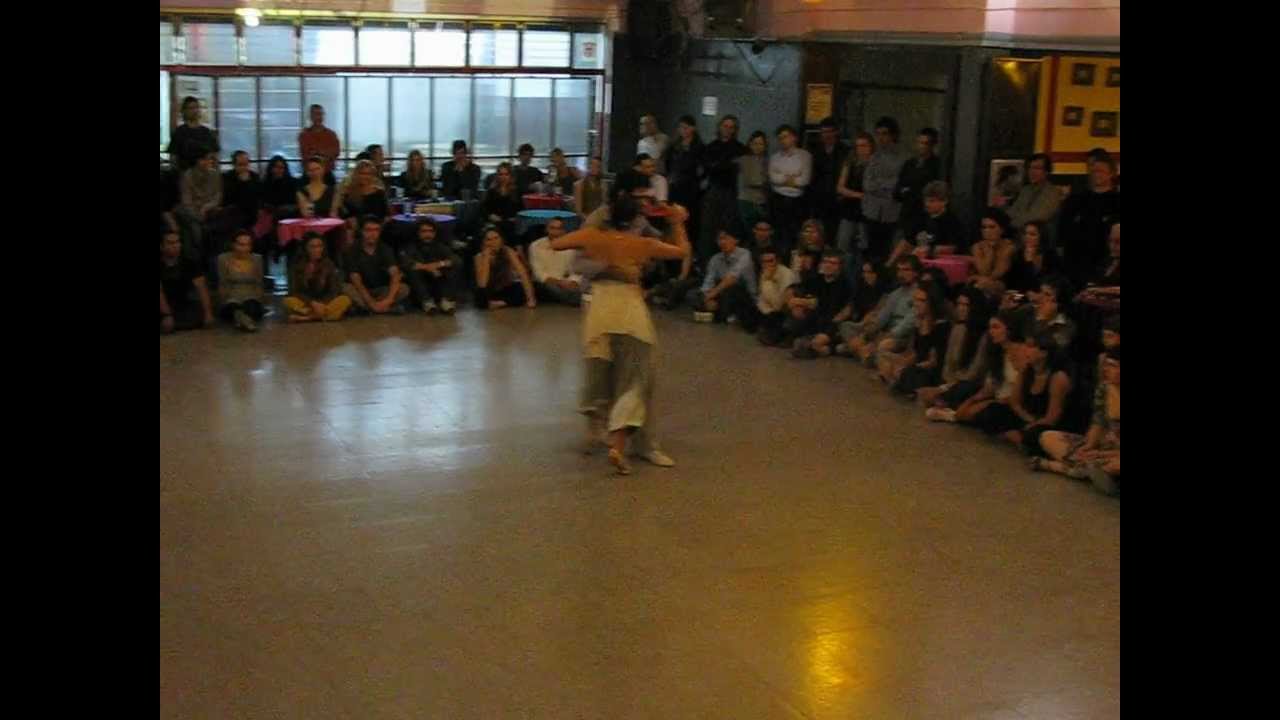 DANA FRÍGOLI y ADRIÁN FERREYRA en ¡Viva la Pepa! milonga (4/4)