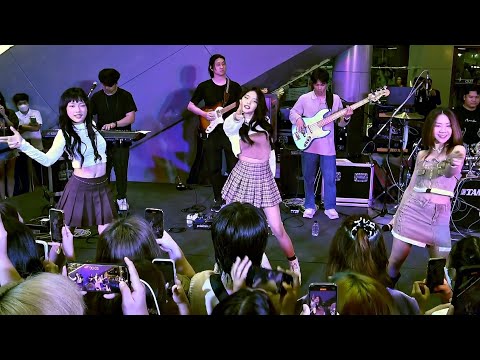 "NOT BAD (ไม่เเย่เเค่ไม่ใช่)" by PiXXiE @ งาน "Terminal21 Runway ชวนเทอร์มาโชว์"