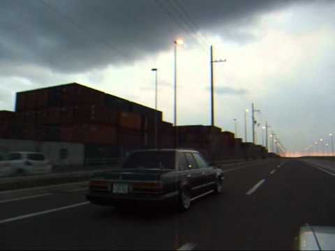 Превью видео о Автомобиль Toyota Crown ms125 1990 года серый во Владивостоке.