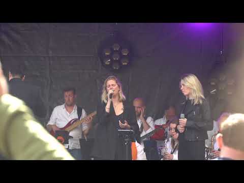 Koningsdag 2025 Zwolle Thomas Orkest Nyjolene Grey en backingvocals The Ones