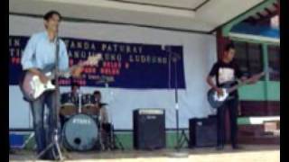 preview picture of video 'Guru SMPN 2 Jampangkulon - O Lock Kezo Band.flv'