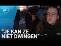 Op zoek naar daklozen die buiten slapen in de kou