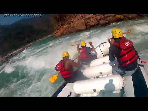 4 GRADE RAPID MOST DANGEROUS RAPID IN RISHIKESH 😳😳