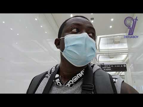 image-Which airport in Houston is better?