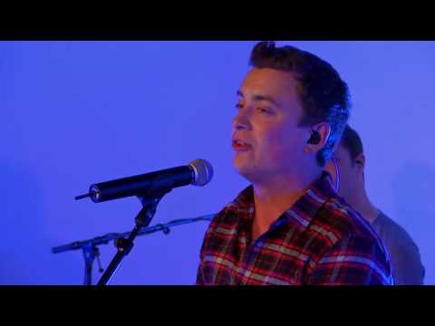 MNM: Niels Destadsbader stelt z'n nieuw nummer 'Sara' voor