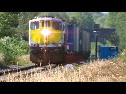 Irish Rail 079 hauling DFDS liner
