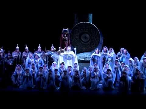 V. Bellini - NORMA - Guerra! Guerra! - Lu Jia, Coro Lirico Siciliano, Rossi, Giuseppini