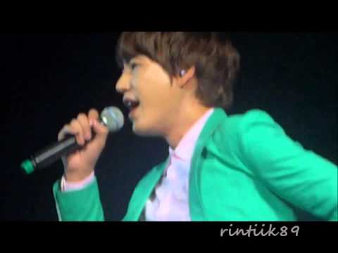 120922 Changmin Kyuhyun - Just the way you are SMT