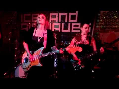 Vicky (pt1) - TNYGV presents coverage of Iceland Airwaves 2010