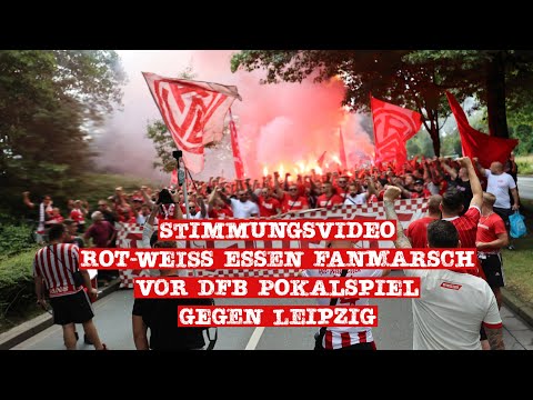 Stimmungsvideo: Rot-Weiss Essen Fanmarsch RWE Fans / Ultras vor Pokalspiel gegen Leipzig
