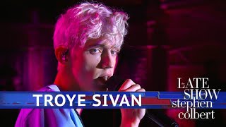 Troye Sivan Performs &#39;Plum&#39;