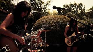 L.A. Witch - Drive Your Car (Live on PressureDrop.tv)