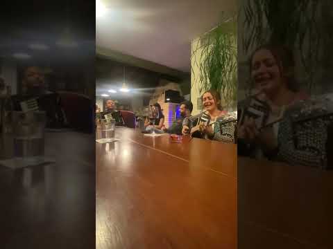 Tá rocheda- Barões da Pisadinha Dhéssica Rauana/ resenha)