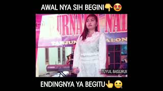 Download lagu Panggung lucu prank nyanyi lagu isyarat cinta-azie lesmana purnama nada mp3