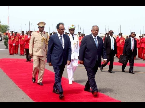 daawo Madaxweynaha jabuti oo Go,aan adag  ka qaatay khilaafka kenya