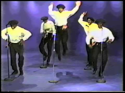 the deputy with The lockers R back