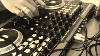 playlist remixé en live  ( eminem,basto, i like to move it ,pitbull )