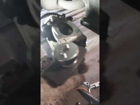 Nissan x-trail т-32. Замена задних колодок с электронным ручником.