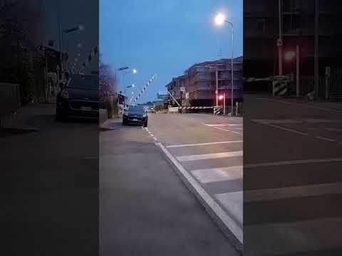 Passaggio a livello di C.so Risorgimento - Vignale Pt.3 (Treno storico Novara Varallo 19 marzo 2023)