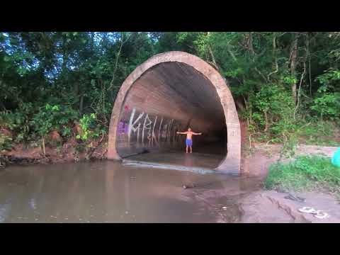 Lindo túnel sobre o rio santo Anastácio no interior do estado de São Paulo #rio #passeio #nature 