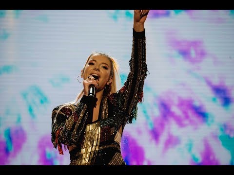 Hanna Ferm sjunger Firework i Idol 2017